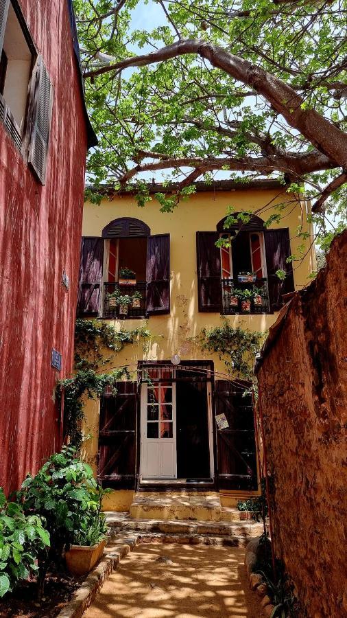 לינה וארוחת בוקר Gorée Chez Coumbis מראה חיצוני תמונה