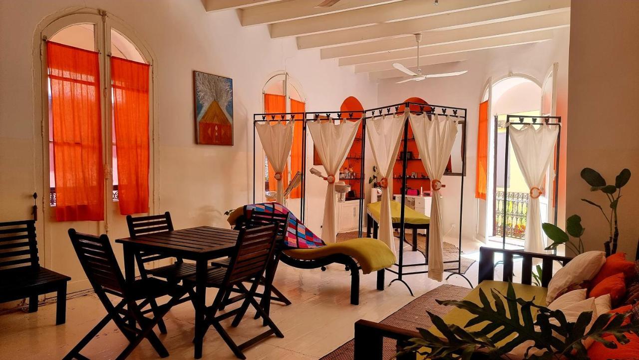 לינה וארוחת בוקר Gorée Chez Coumbis מראה חיצוני תמונה
