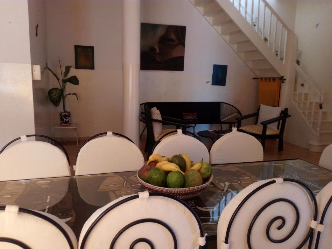 לינה וארוחת בוקר Gorée Chez Coumbis מראה חיצוני תמונה